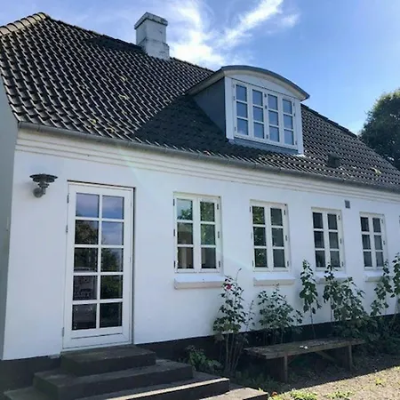 With Large Garden On Langeland Semesterbostad *
